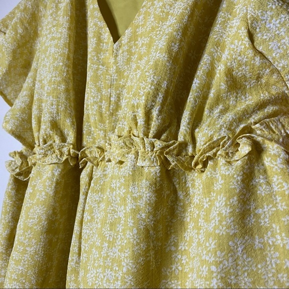 NWOT Floral Ruffle Blouse Maternity Yellow Cascade Sleeve Spring Summer XXL - Picture 4 of 9